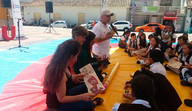 En la actividad participaron niños y jóvenes los cuales fueron guiados por tutores del Plan Nacional de Lectura y de Escritura. Javier Sarabia