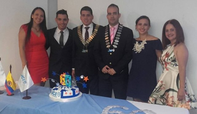 El presidente local, José Gilberto Villamizar, formalizó el proceso e impuso los pines. Cortesía