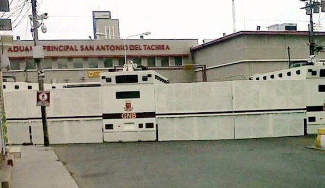 Se trataría supuestamente de un muro levantado en San Antonio. Hay quienes la consideraron un montaje. Tomada de Twitter