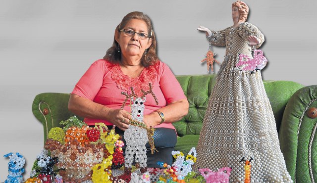 Sofía Arias tiene en su casa una amplia variedad de los productos que elabora ella misma. Rodrigo Sandoval