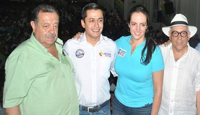 El exrepresentante a la Cámara, Basilio Villamizar, (primero de izquierda a derecha), buscará fortalecer el Centro de Pensamiento Primero Colombia en Norte de Santander y convertirlo en una fuerza política. Especial