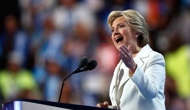 Hillary Clinton comenzó su campaña de candidatura presidencial. AP