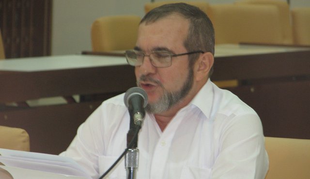 El jefe de las Farc dijo que se está trabajando para sentar "las bases de una paz con justicia social". Colprensa