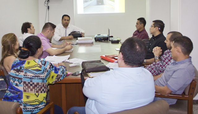 En una carrera contra el reloj avanza el estudio de los siete proyectos de acuerdo presentados por la alcaldía en la prórroga de diez díaz que se cumplen el próximo 10 de agosto. Alfredo Estévez