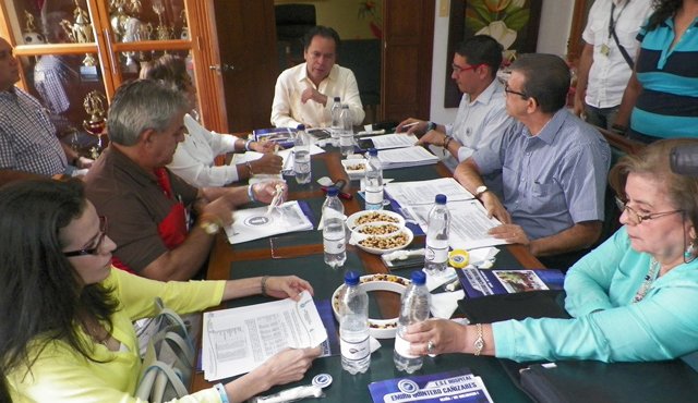 El gobernador de Norte de Santander, William Villamizar Laguado, presidió la reunión de la junta directiva del hospital Emiro Quintero Cañizares de Ocaña. Javier Sarabia