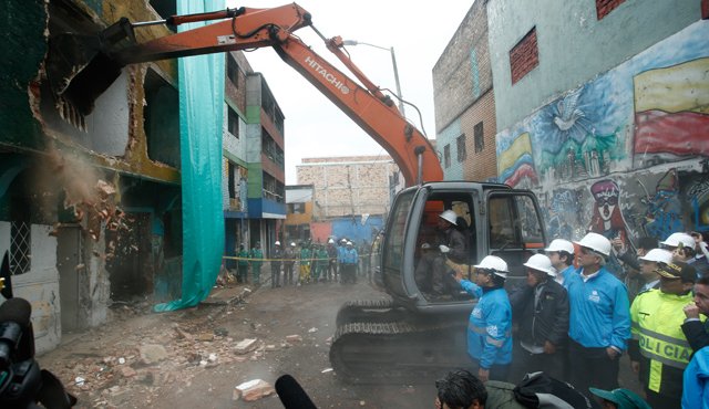 Según informó el mandatario local, por el momento se adelantará la demolición de cuatro predios. Colprensa