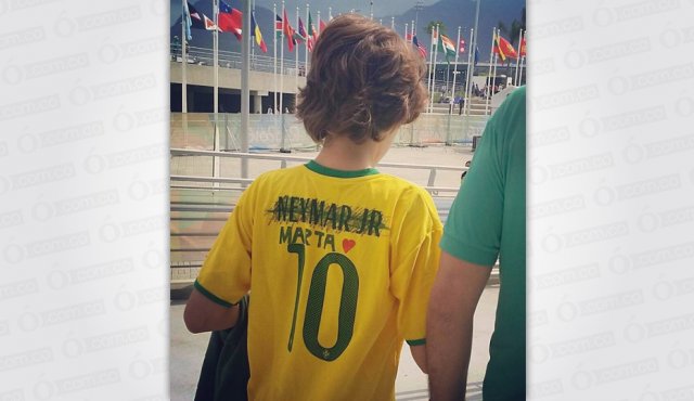 Bernardo explicó las razones por las que tachó a Neymar. Twitter