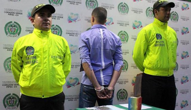 Alias el turco, una vez capturado en flagrancia, fue dejado a disposición de la Fiscalía URI por el delito de estafa. Colprensa