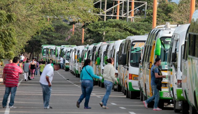 El transporte binacional denunció pérdidas millonarias tras el cierre de la frontera. El cese de operaciones significó también la salida de 22 empresas de la Central de Transporte de Cúcuta que cubrían las rutas Cúcuta-Ureña-San Antonio-Rubio y viceversa. Archivo La Opinión