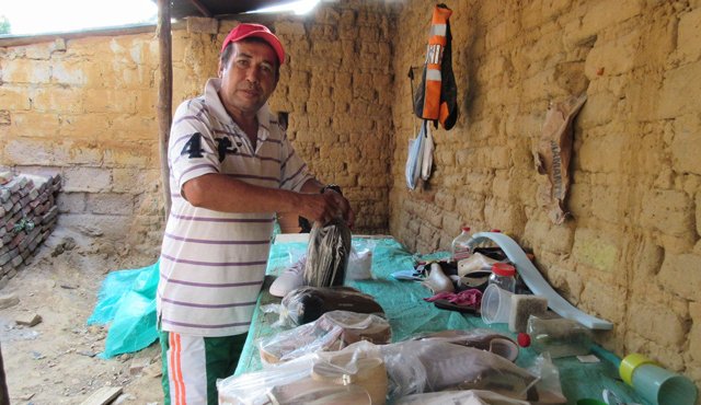 Aunque Jaime Restrepo Carmona sueña con tener su propia empresa, hoy, trabaja como obrero en una empresa de calzado de Villa del Rosario. La Opinión