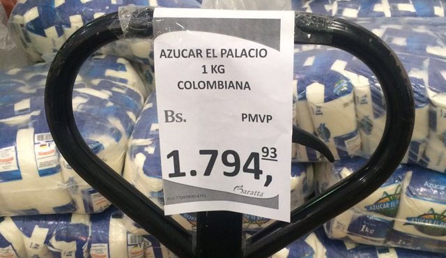 El azúcar colombiano viene en presentación de un kilo y se está comercializando a 1.794,93 bolívares. Cortesía