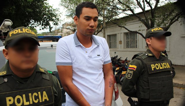 Los uniformados lograron interceptar a Douglas Hernández en la avenida 25 con calle 24 del barrio Belén. Policía