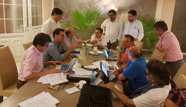 También desde la cuenta oficial de las Farc sobre los diálogos de paz se informó que: “Sin pausa avanzan las conversaciones en La Habana, Cuba, entre @EquipoPazGob y @FARC_EPaz”. Twitter