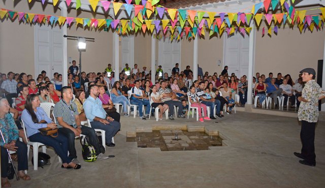En el Centro Cultural Quinta Teresa se cumplió esta semana una de las galas del VIII Festival Internacional de Cuenteros, organizado por la Fundación para el Desarrollo de Norte de Santander (Funpronor). Edinsson Figueroa