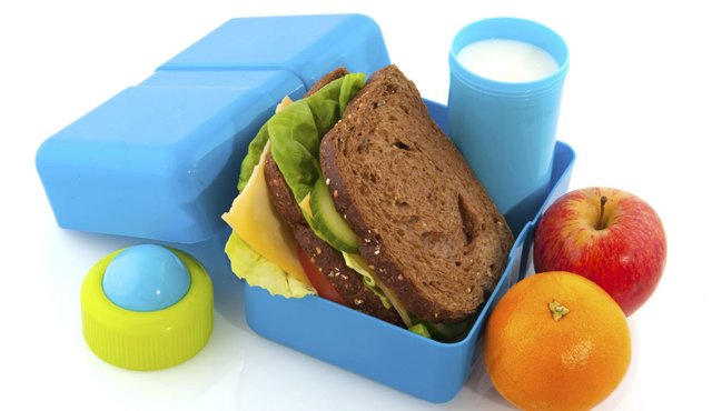 No es recomendable dejar que sean los niños quienes escojan los alimentos de su dieta pues los padres no pueden pretender que un niño de 4 o 6 años sepa qué alimentos son los mejores para su dieta y desarrollo. Internet