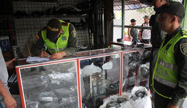 Durante tres horas se realizaron actividades de requisa, identificación judicial a 224 personas, registros de establecimientos dedicados al comercio, entre otras acciones. Policía