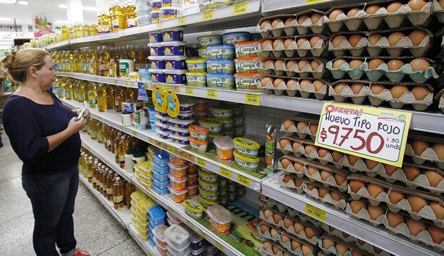 El emisor en julio subió la tasa de intervención para disminuir el consumo y controlar la inflación sobre todo en el sector de alimentos que en julio de 2016 registró una variación mensual de 1,1%. Archivo