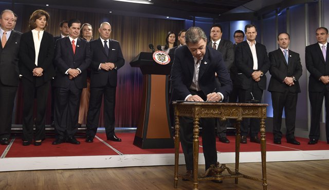 Ayer en la mañana, el presidente dio a conocer la pregunta que deberán responder los colombianos que decidan ir a las urnas el 2 de octubre. Presidencia de Colombia