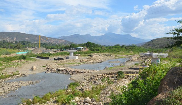 La escasez de agua en el río ha llevado a tomar decisiones drásticas que afectan incluso a los usuarios legales del Pamplonita. Archivo