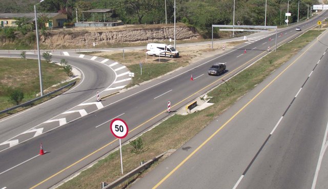 Con campañas educativas se busca mitigar los accidentes en este corredor vial que conecta a Norte de Santander con el Caribe colombiano. Archivo