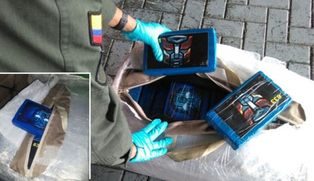 Los paquetes que contenían la droga estaban marcados con las caras de los personajes de la serie animada Transformers. Policía Nacional