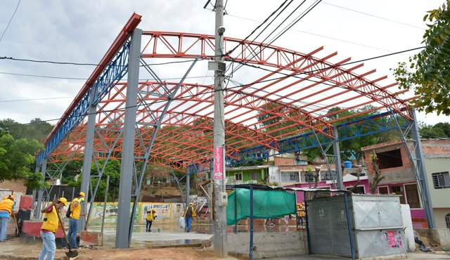 Las redes eléctricas cerca del escenario deportivo en construcción no han permitido terminar la obra dijo la Gobernación, que vigila la obra. Edinsson Figueroa