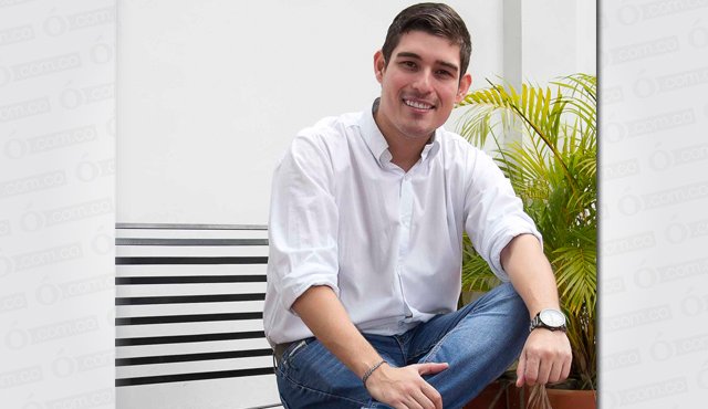 "Mis canciones tienen mensajes con el que el público se puede identificar", dijo el cantautor Lucho Rojas. Rodrigo Sandoval