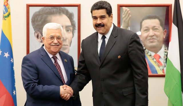 Nicolás Maduro recibe a Mahmud Abas, presidente de Palestina. AFP