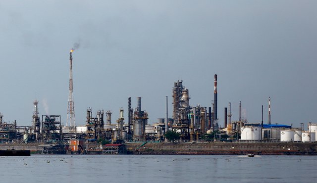 Colombia tiene la novena economía del mundo que más ha sentido la baja en los precios del petróleo, según un estudio desarrollado por Visual Capitalist. Colprensa