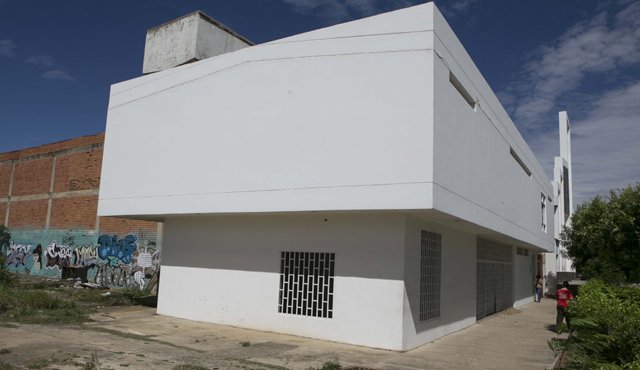 Así luce el Teatro Atalaya. Pese a que en 2014 la Alcaldía le invirtió 80 millones de pesos, este espacio no fue rehabilitado. Archivo