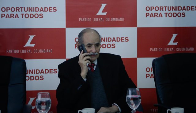 El senador y copresidente del partido liberal, Horacio Serpa, regresó a escena y se mostró dispuesto a participar en el debate que propone el uribismo sobre los acuerdos de paz, antes del plebiscito. Colprensa