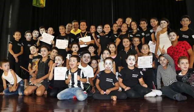 En el teatro municipal de Cúcuta los niños recibieron los certificados de primer nivel de formación en teatro. Cortesía