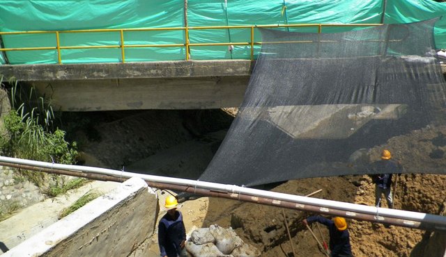 Con la construcción del muro se habilita la paralela sobre el río Chiquito. Javier Sarabia