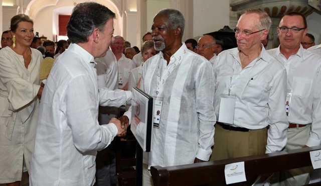 Encuentro del presidente Santos con Kofi Annan, exsecretario general de la ONU, antes de la ceremonia litúrgica en la iglesia San Pedro Claver. Presidencia de Colombia