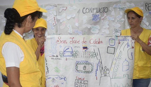 Sonrisas y serenidad es lo que ahora muestran permanentemente estas mujeres que, además, han aprendido a solucionar conflictos familiares. Orlando Carvajal