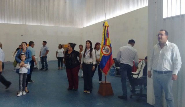 Aunque corrieron muchos no alcanzaron a votar. Eilyn Cardozo