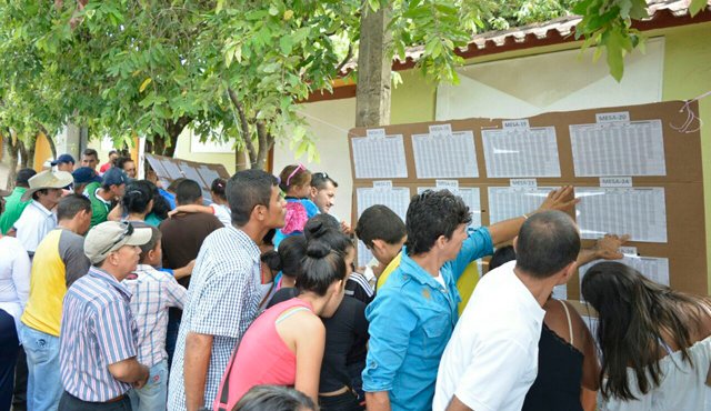 Arrancó el conteo de los votos en todo el país. Orlando Carvajal