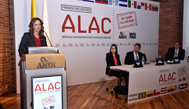 La ministra Lacouture expresó que se lidera a nivel internacional un trabajo con la Organización Mundial del Comercio, para que la actividad ilícita se incluya en la agenda de los países . Colprensa