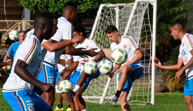 Colombia tiene claro que ante Paraguay esta tarde debe cotratarrestar el juego áereo y tratar de sacar un resultado favorable. AFP
