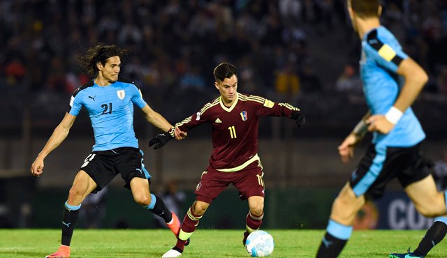 En las últimas tres eliminatorias, Venezuela le había amargado la fiesta a Uruguay en el estadio Centenario. AP