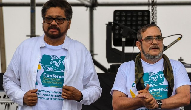 Los jefes de las Farc Iván Márquez y Timochenko reconocieron el premio que se le concedió a Santos por su trabajo en favor de la paz. Archivo