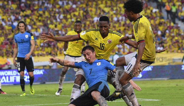 En el partido contra Uruguay, los goles fueron anotados por un mediocampista defensivo y un defensa central. AFP