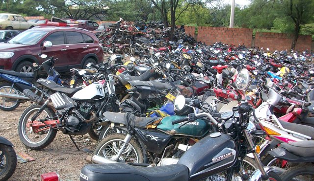 El contrato de concesión del parquedero municipal fue suspendido por la Alcaldía en 2012. Archivo La Opinión