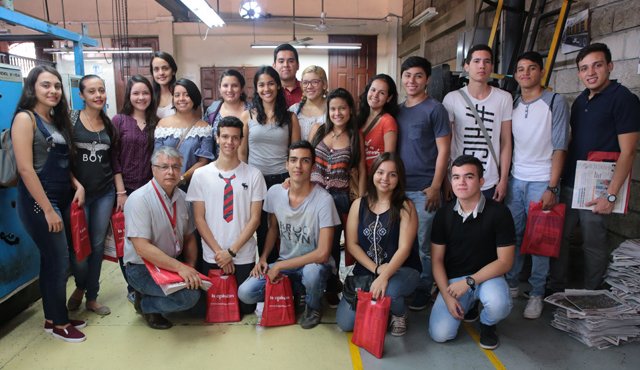 Estudiantes de arquitectura de la Ufps. César Obando