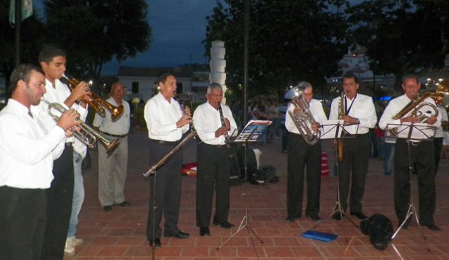En el parque 29 de mayo fue presentada la banda musical del adulto mayor de Ocaña. Es integrada por 12 abuelos que se le midieron a tomar nuevamente los instrumentos. Javier Sarabia