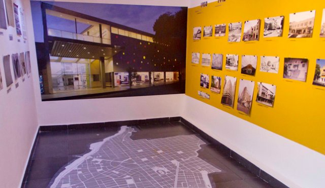 Una línea de tiempo guía al espectador en la sala de exposiciones del Museo Norte de Santander y Ciudad de Cúcuta. La muestra está acompañada de mapas de la ciudad para ubicar las construcciones. Luis Alfredo Estévez