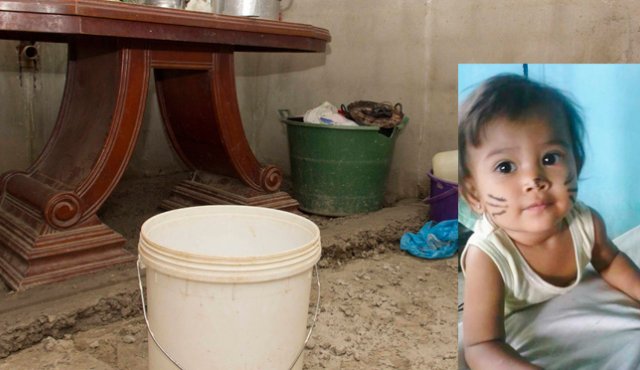 La bebé se ahogó en este balde que estaba en la cocina de la residencia de sus abuelos en el barrio Simón Bolívar.
Alfredo Estévez