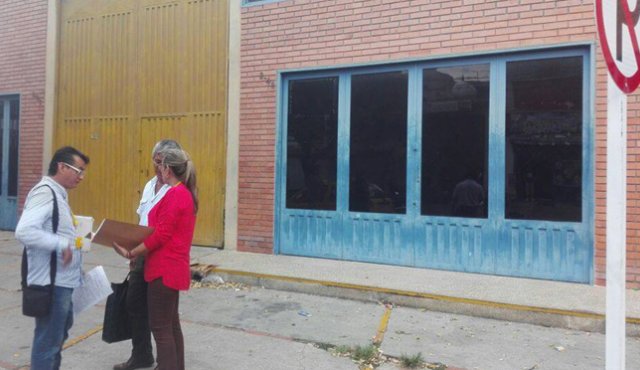 Funcionarios de Hacienda e inspectores de policía emprendieron las labores de notificación de embargos de bienes inmuebles a morosos del fisco municipal. Suministrada