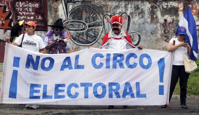 En distintas ciudades de Nicaragua hubo marchas contra el presidente Ortega. AFP
