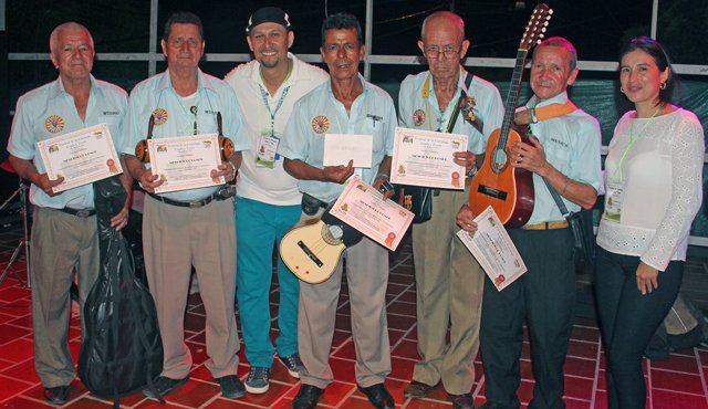 Grupo ‘Los Variantes’. Especial para La Opinión